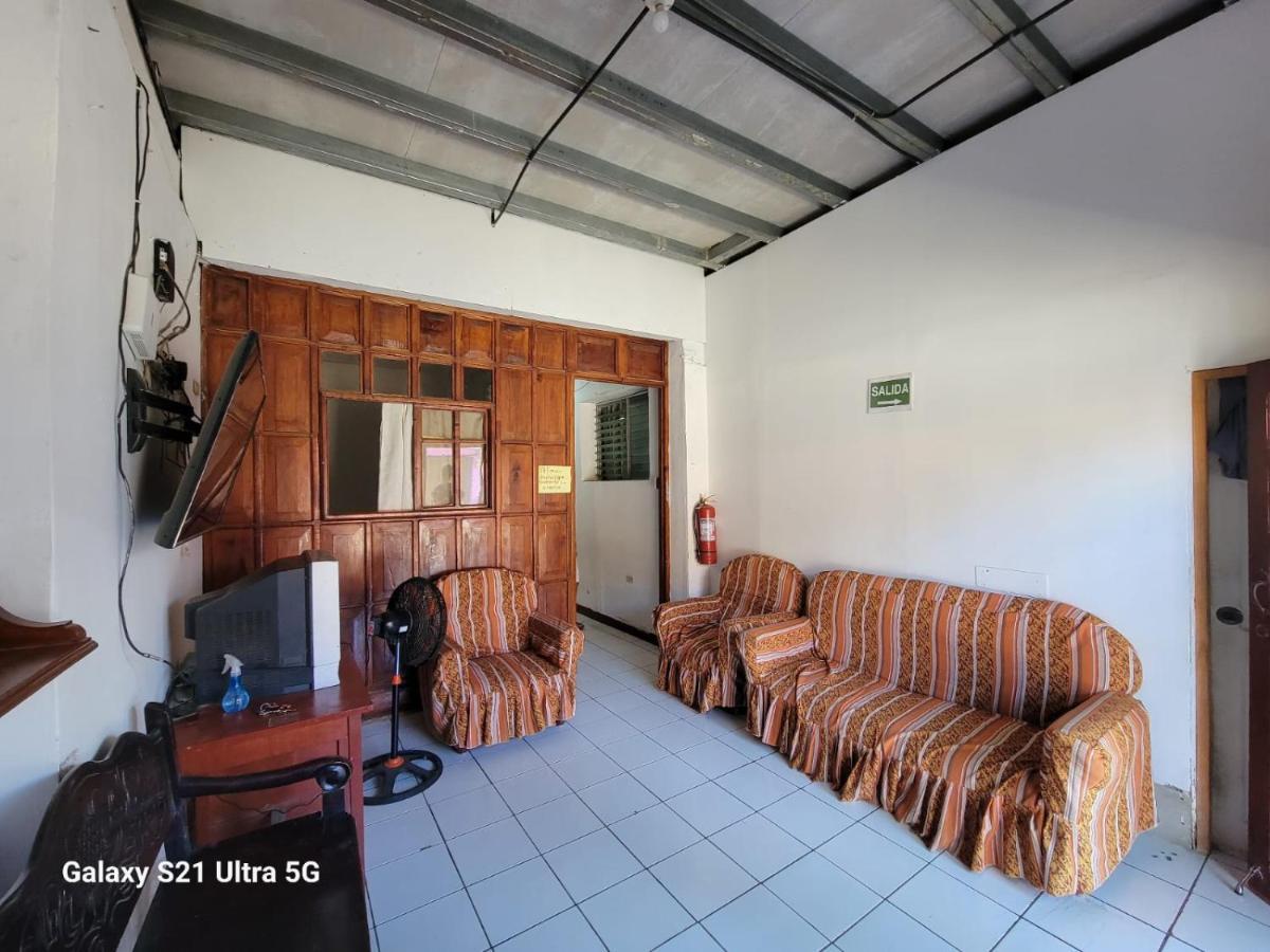 Hostel Rossy San Juan del Sur Exterior photo